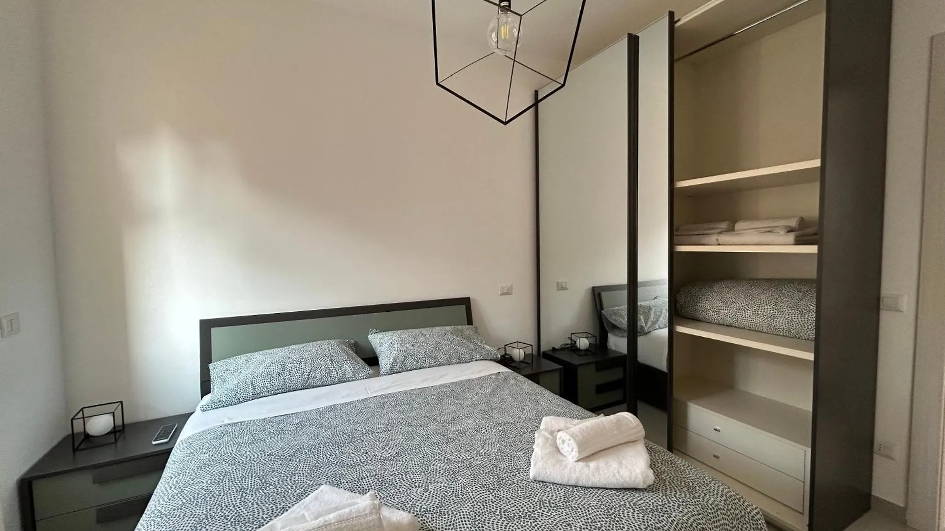 Im Home - Viale Monza Milan Italy